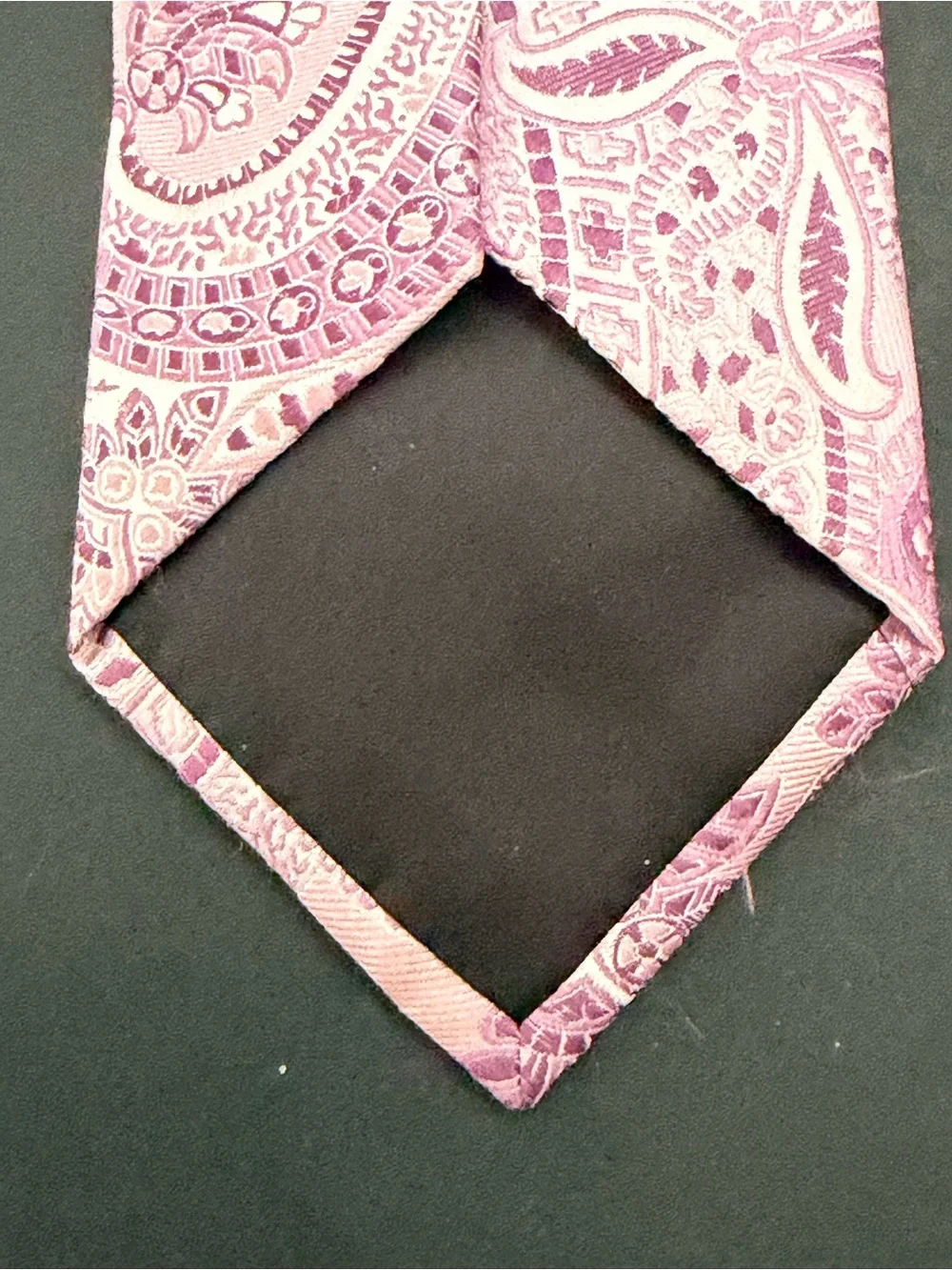 Sean John Pink Floral Classic Men’s 100% Silk Tie